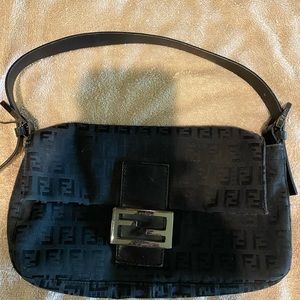 Fendi Purse (black)